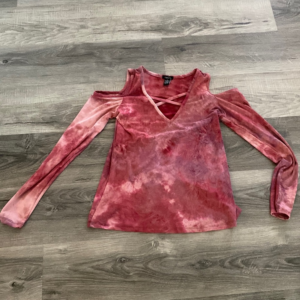 Cold shoulder long sleeve top